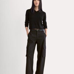 Everlane Wide-Leg Cargo Trouser in Buttersmooth (Black) - Size 10